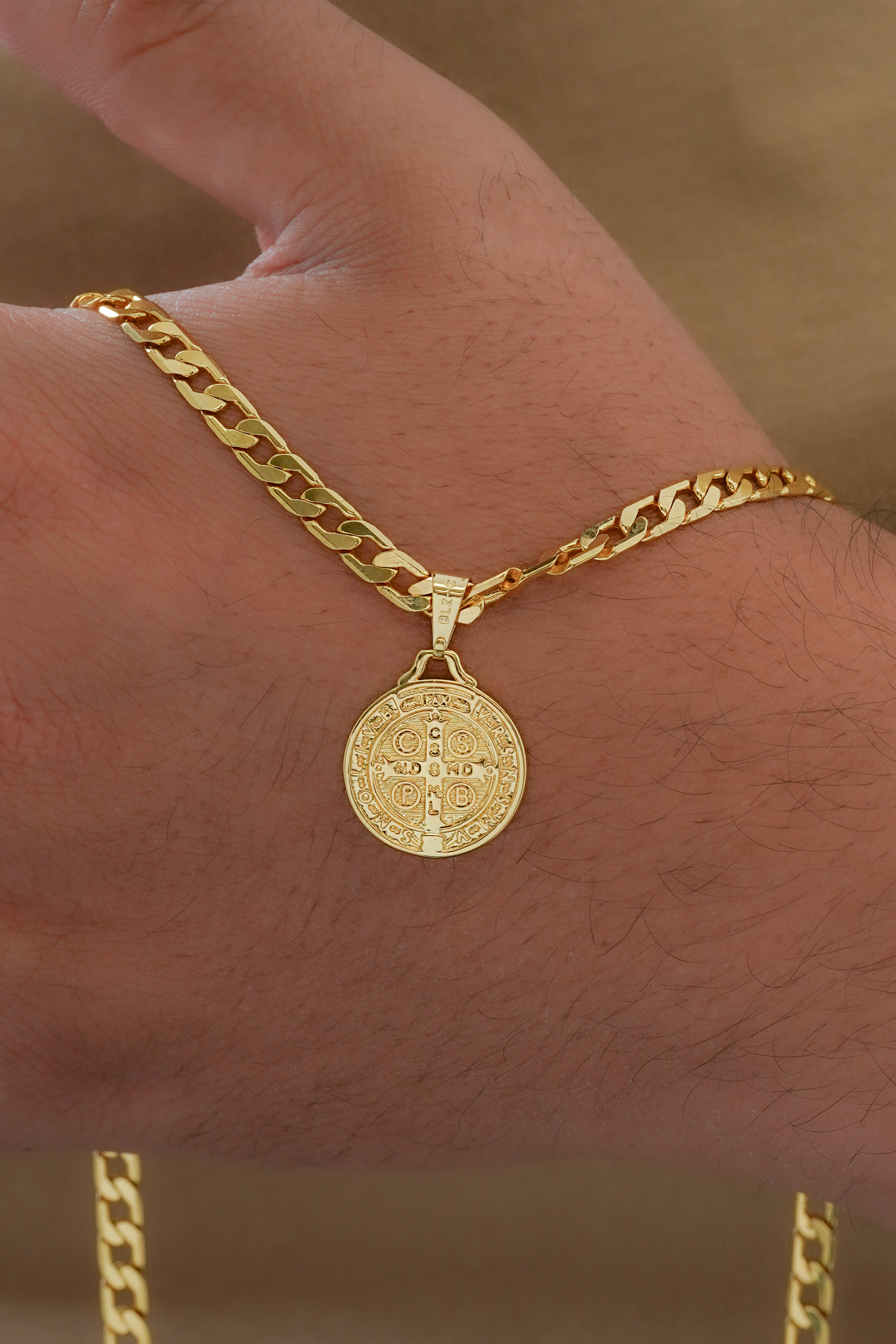 D Medalla de San Benito